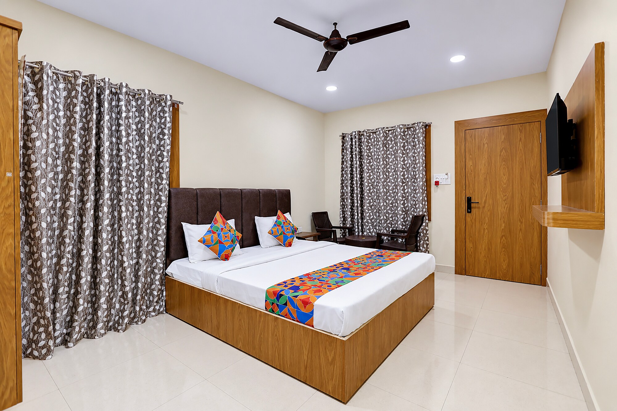 FabHotel Jagruti Inn - Tap to explore photos