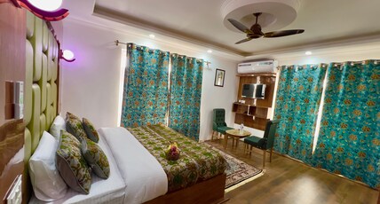 Pandith Exotics Hotel and Restaurant Room Type - Deluxe Room