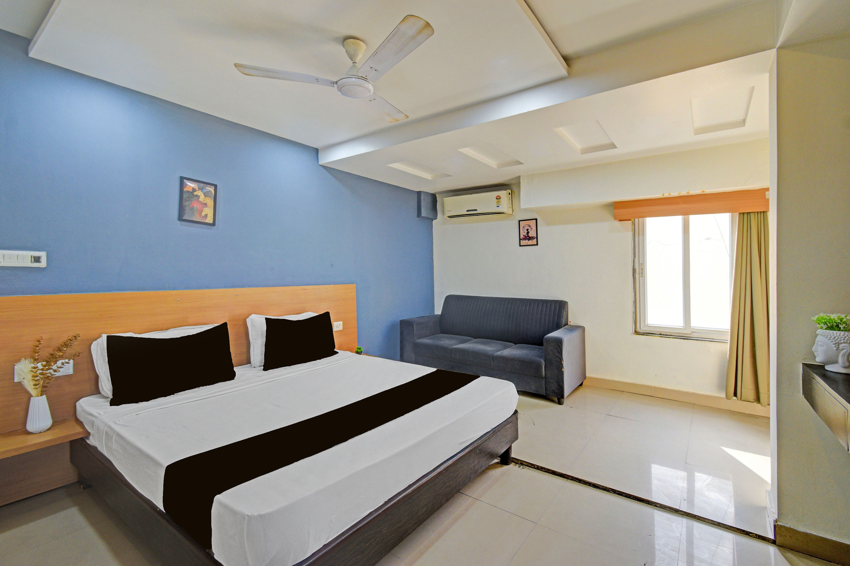 Hotel O Bommarillu - Tap to explore photos