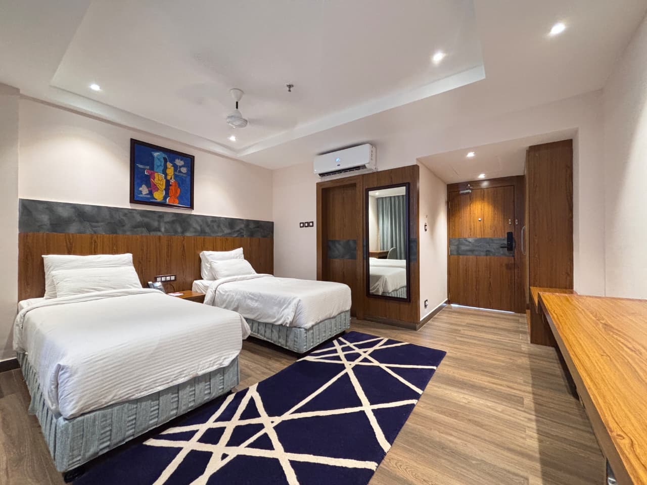 Pipul Padmaja Beach Inn(20 mtr from Sea Beach) - Tap to explore photos