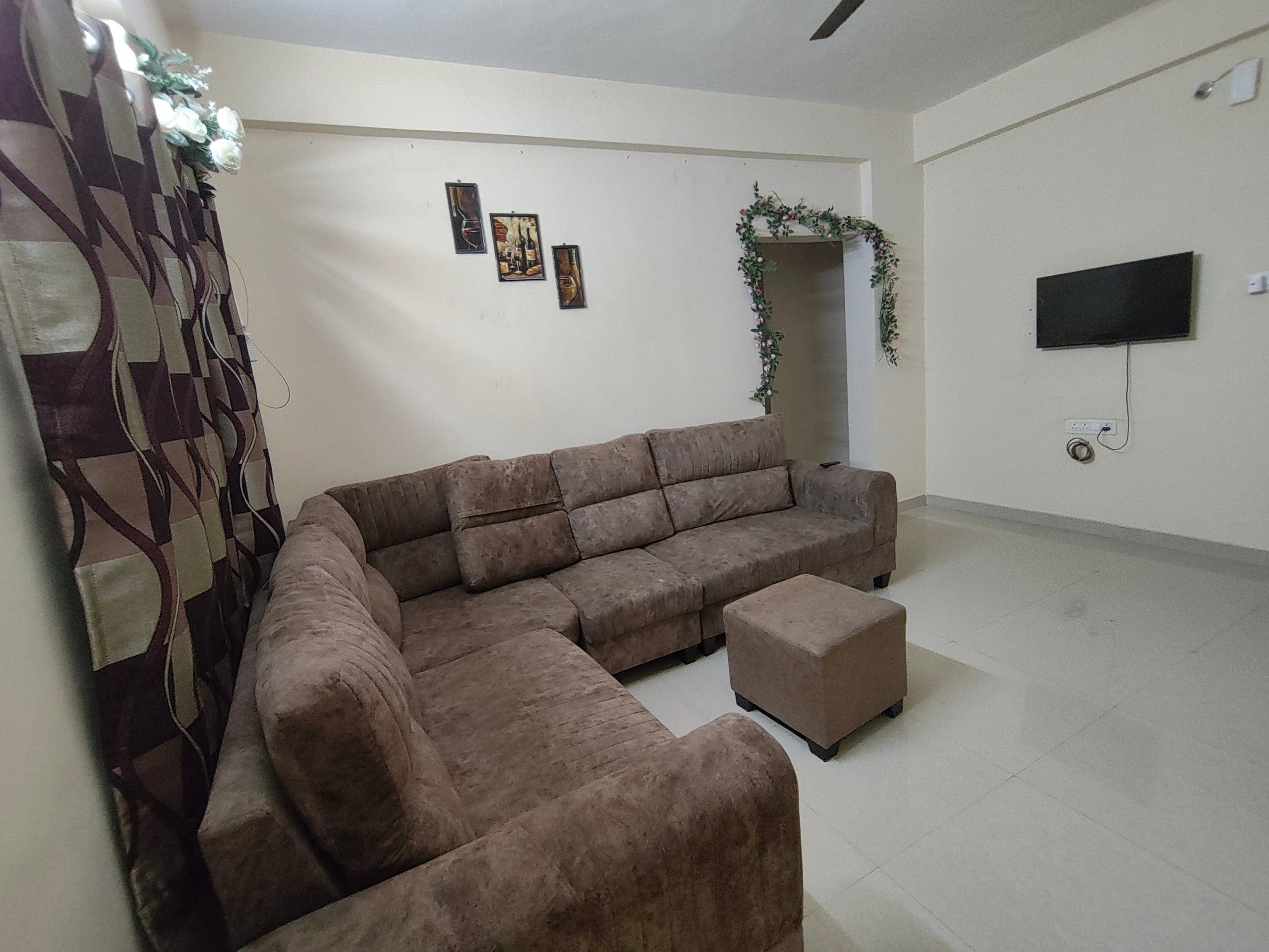 1BHK comfy Stay 4 by sunshine comfystay - Tap to explore photos