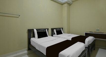 Collection O Near Taiping Mall Formerly Axis Hotel Room Type - Standard Twin