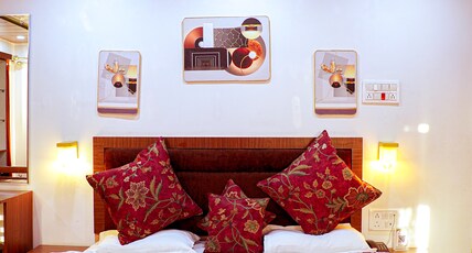 Hotel Sultan Residency Nigeen Lake Room Type - Deluxe Room