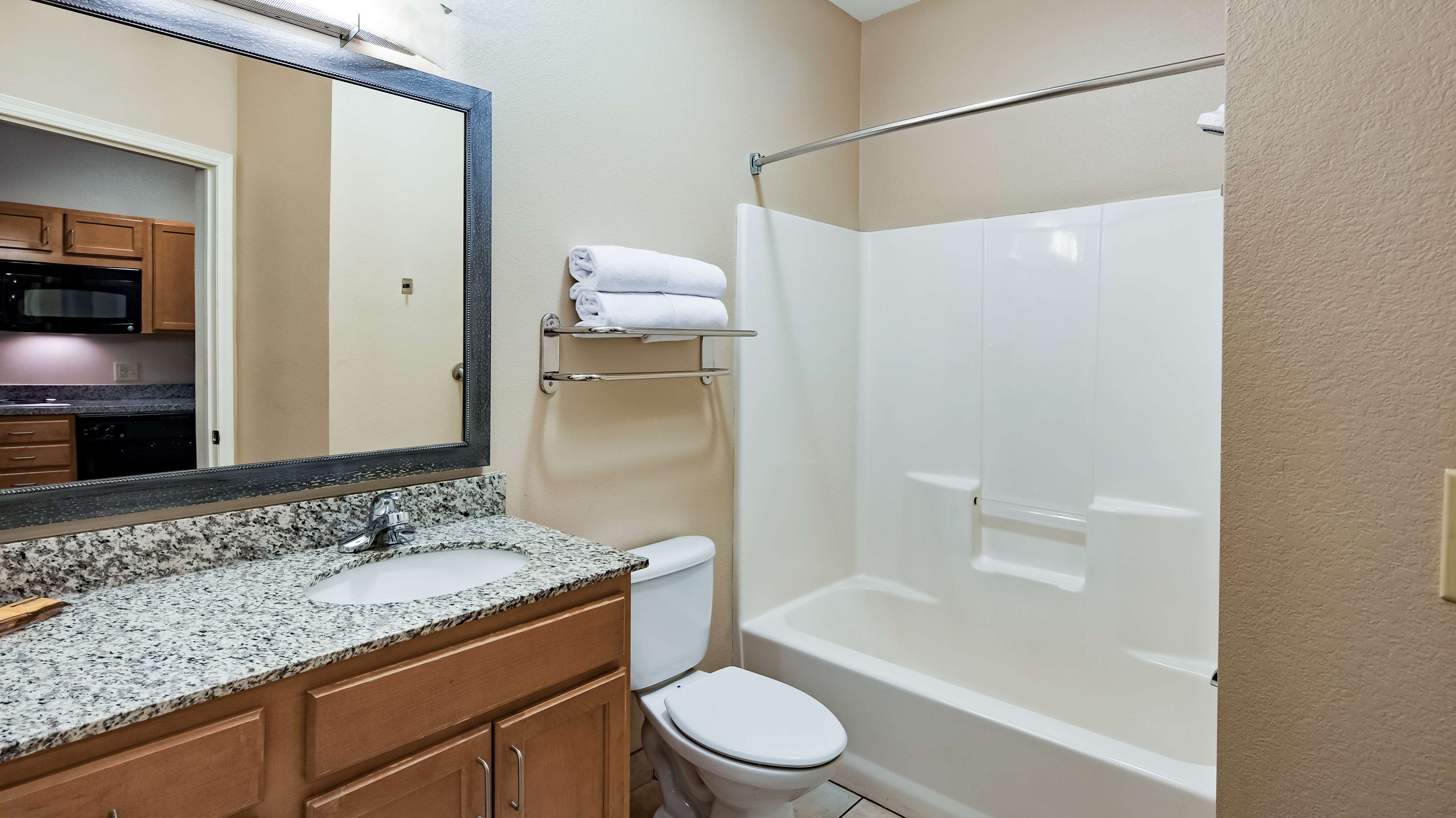 Best Western Plus Wausau/Rothschild Hotel - Tap to explore photos