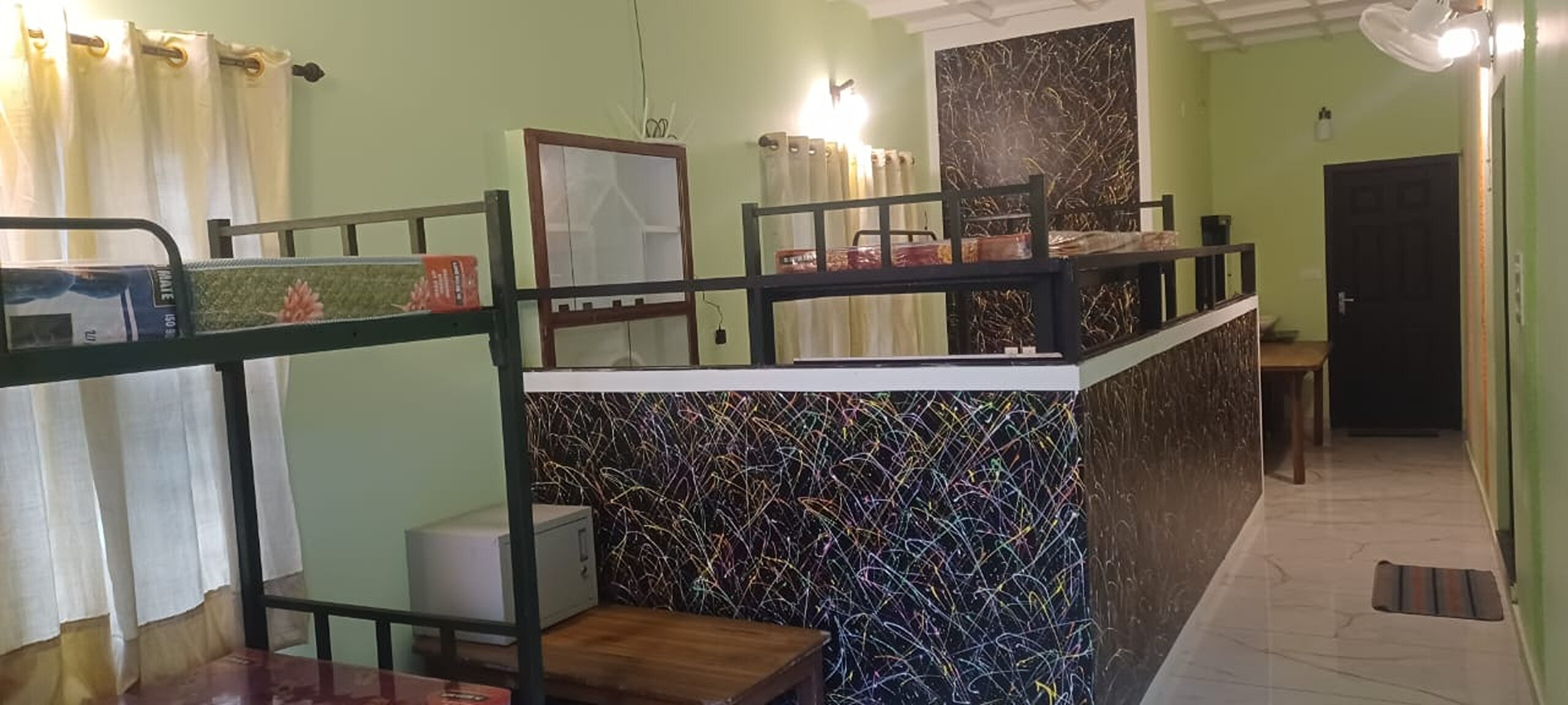 Trinity Homestay - Tap to explore photos