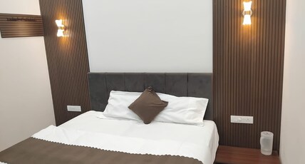 Kiwi Inn Hotel Palda Room Type - Standard Non AC Room