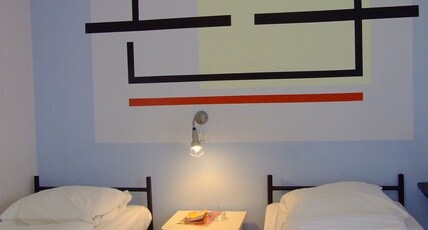 St Christophers Inn Amsterdam The Winston Room Type - Small Twin Room with Private Bathroom