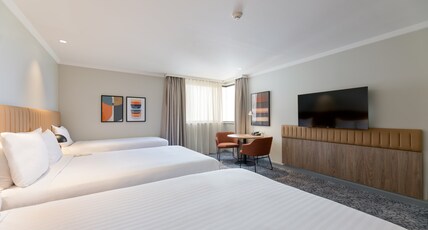 Crowne Plaza PERTH Room Type - 2 Double and 1 Single Standard