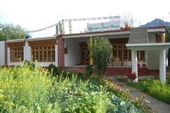 Yourdum Guest House 