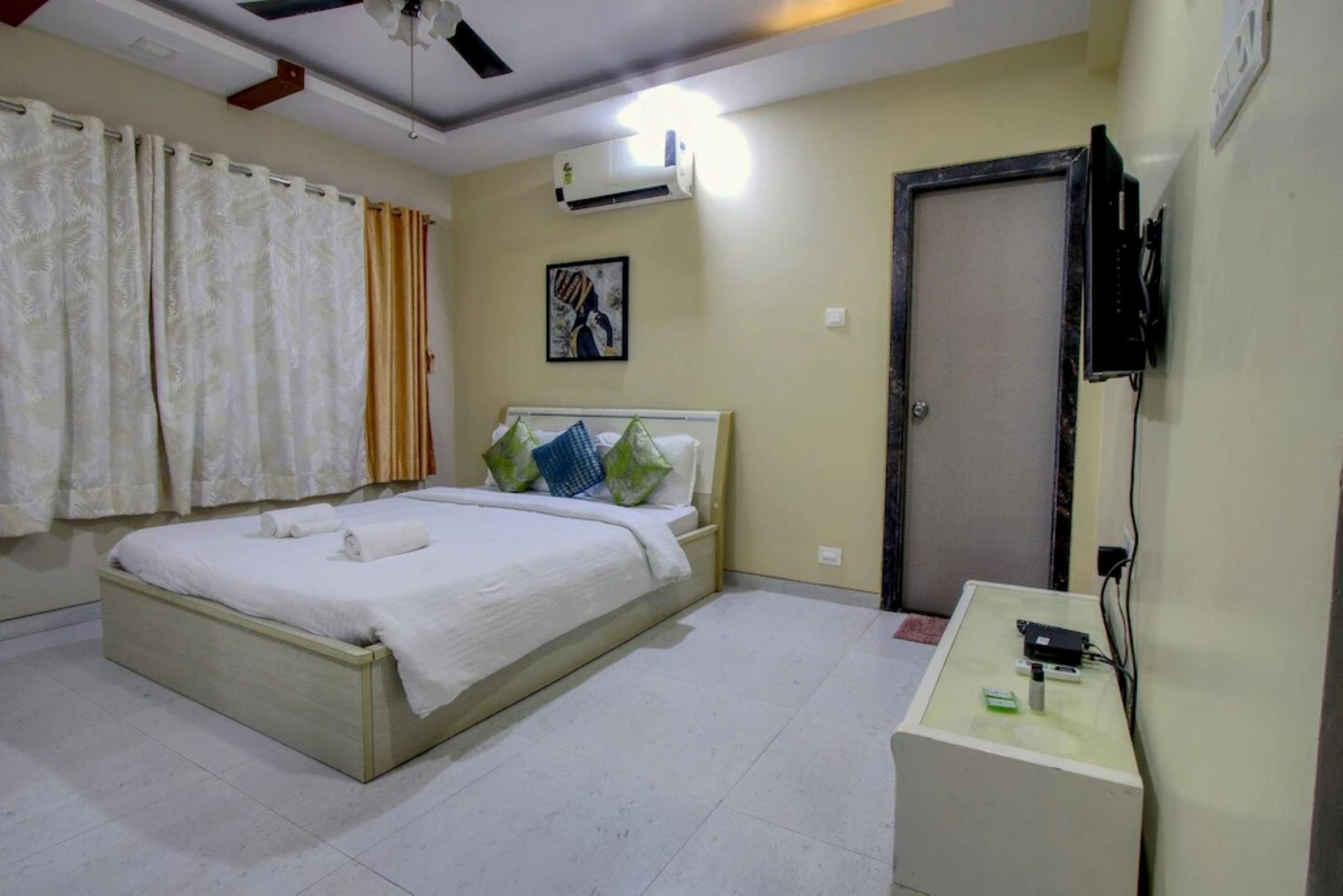 Sparsh Villa & Resort - Tap to explore photos