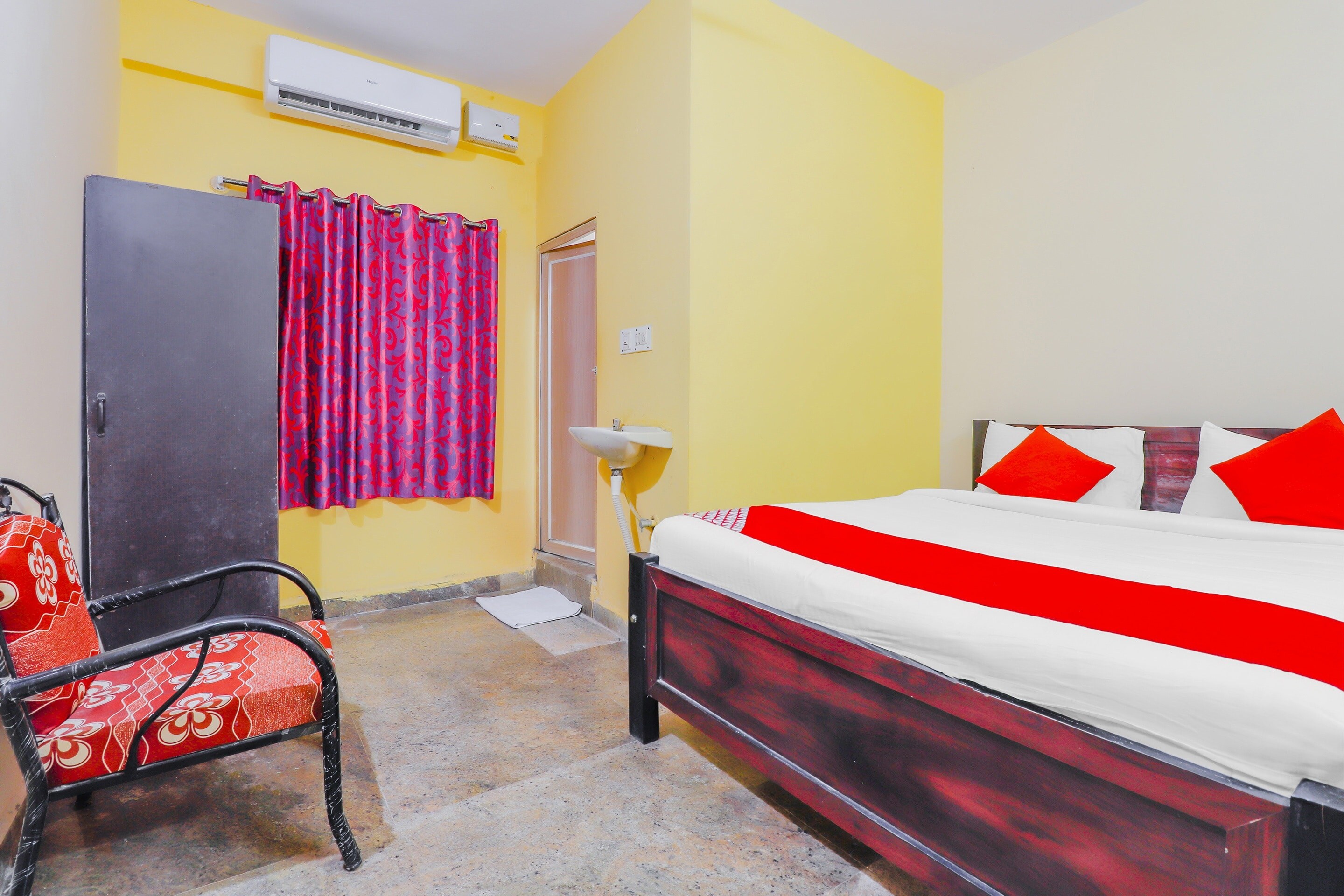 Hotel O PRIME NEST ROOMS - Tap to explore photos