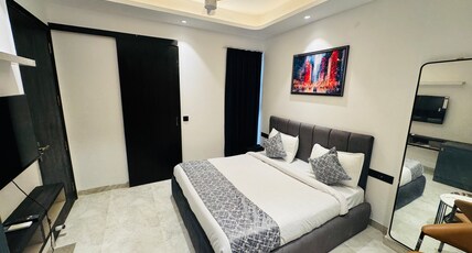 Reebah Grande Room Type - Larger Room without Balcony (MiniFridge)