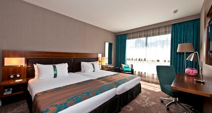 Holiday Inn NICE Room Type - 2 Single Beds Standard High Floor