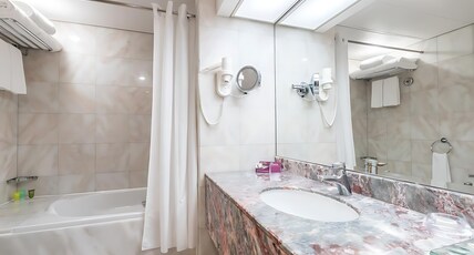 Millennium Downtown Abu Dhabi Room Type - King Standard Room