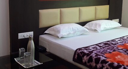 Hotel Siddhi Vinayak Room Type - Super Deluxe Room