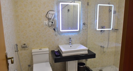 PARK HOTEL Room Type - DELUXE SUPERIOR SUITE