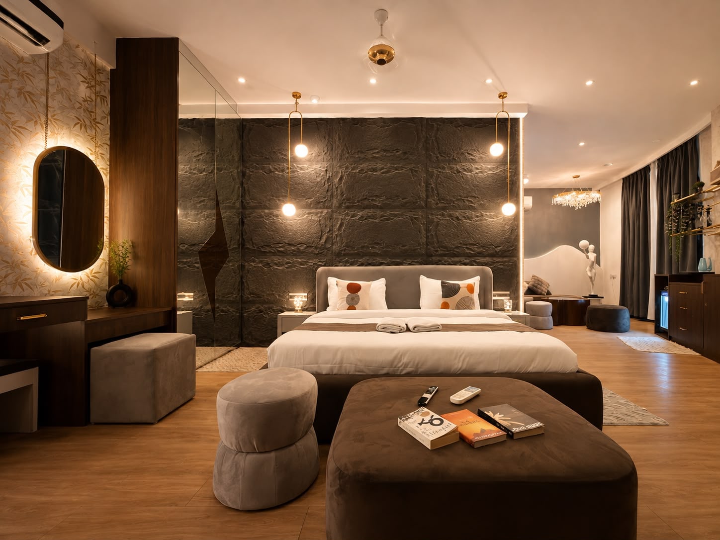 Cozycostays | Luxe Jacuzzi | Top floor | Omaxe Hazratganj - Tap to explore photos