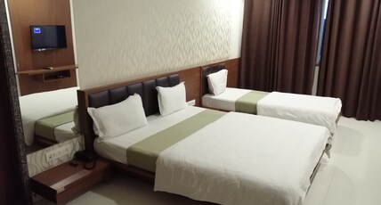 The Pacific Hotel Room Type - Executive Triple bed