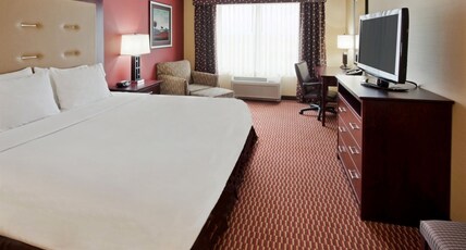 Holiday Inn Express and Suites Great Falls Room Type - 1 Kng Stndrd Comm Mobil Acc Roll In Shwr