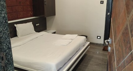 Nakhawa Beach Resort & Hotel Room Type - Standard Ac Room