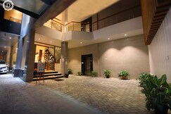 Hotel Daani Continental