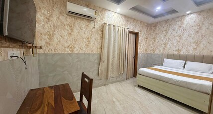 Restin Hotel Sector 63A & Sector 62 Room Type - Deluxe Room with Balcony