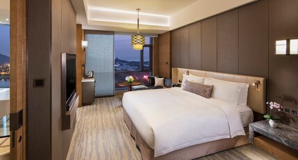InterContinental NANTONG Room Type - 1 King Classic River View InterContinental NANTONG Room Type - 1 King Classic River View
