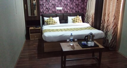 Hotel Snow Light Room Type - Deluxe Room Non AC