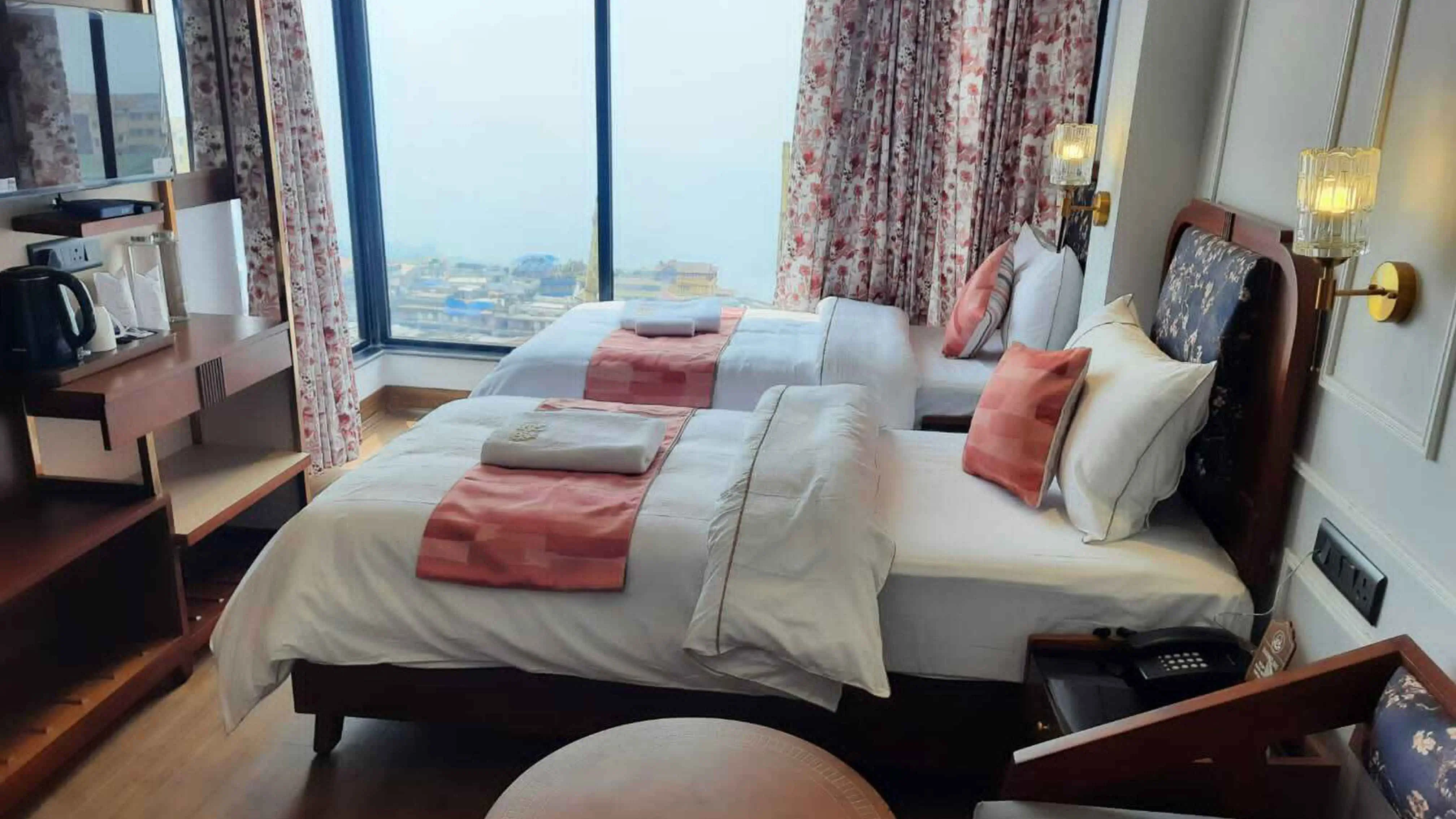 Hotel Sonar Bangla Darjeeling - 50mts from Mall Road Room Type - Duplex Suite