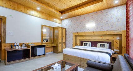 Hotel Cherry Manali Room Type - Deluxe Room