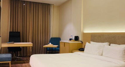 Hotel P4 City Centre Room Type - Standard King Bed
