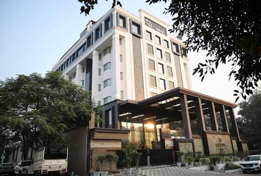 Utopian Luxe, Lucknow