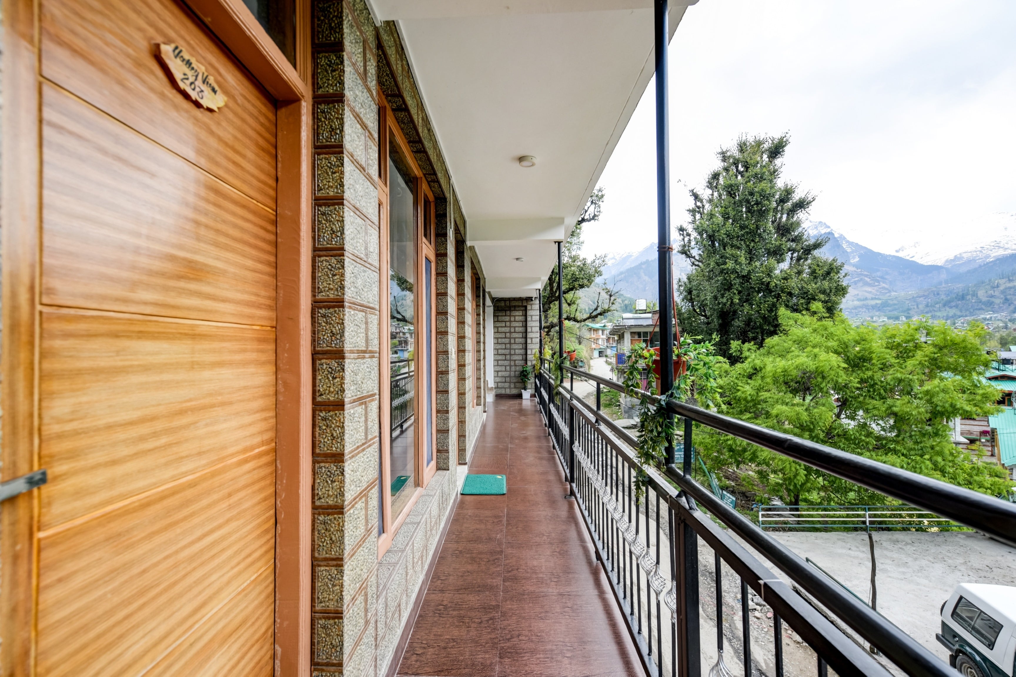 Hotel O Himalayan Magic - Tap to explore photos