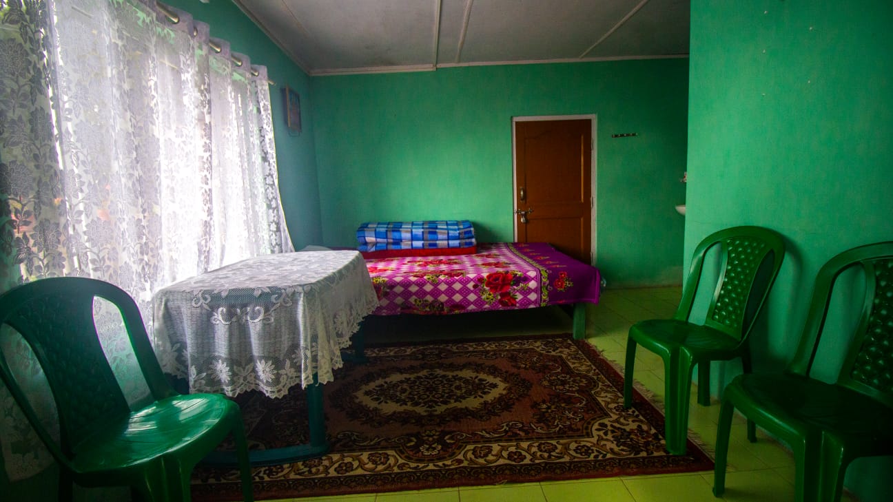 Pahauna Ghar Homestay - Tap to explore photos