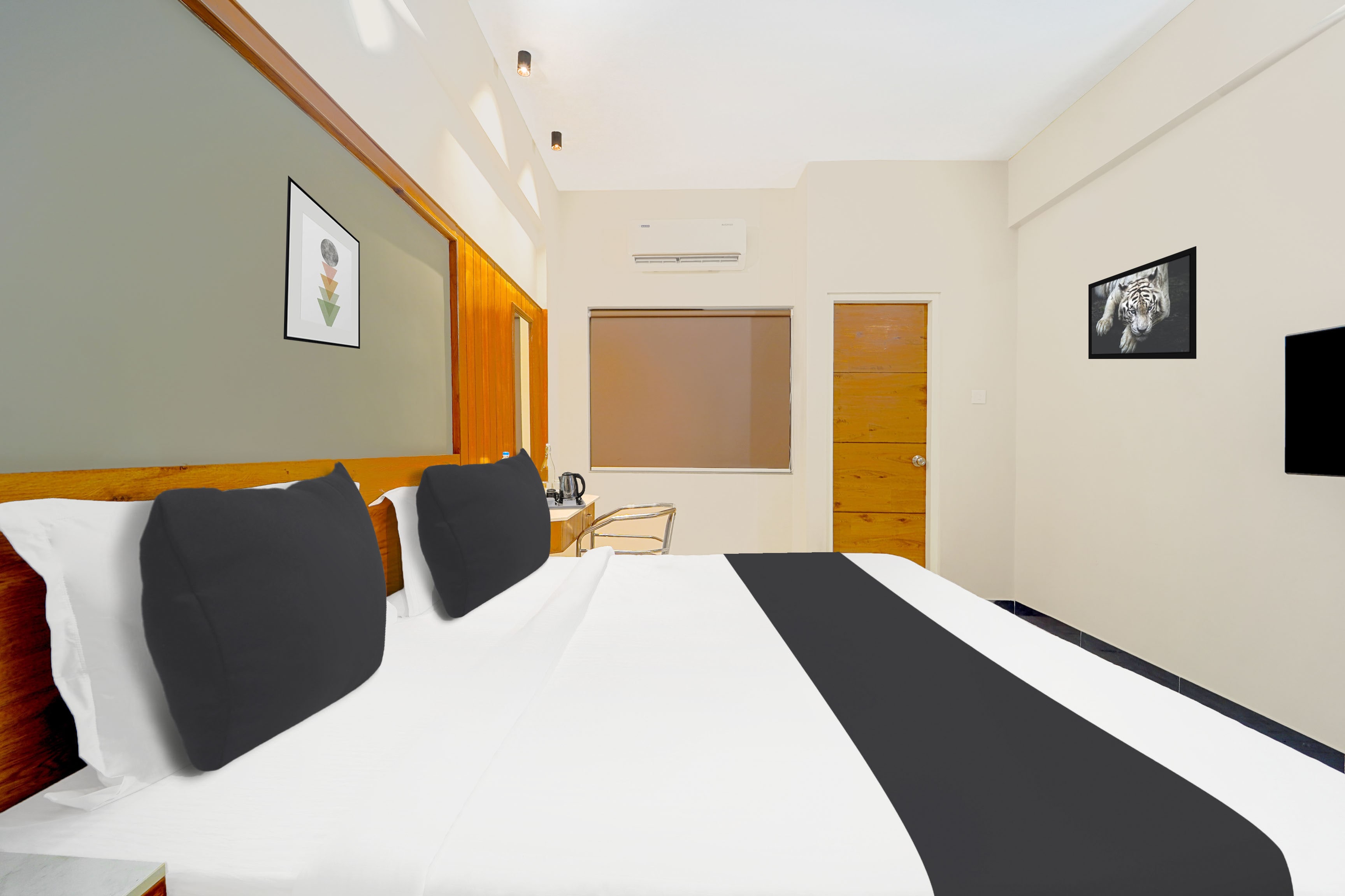 Hotel O Broadway Ernakulam - Tap to explore photos