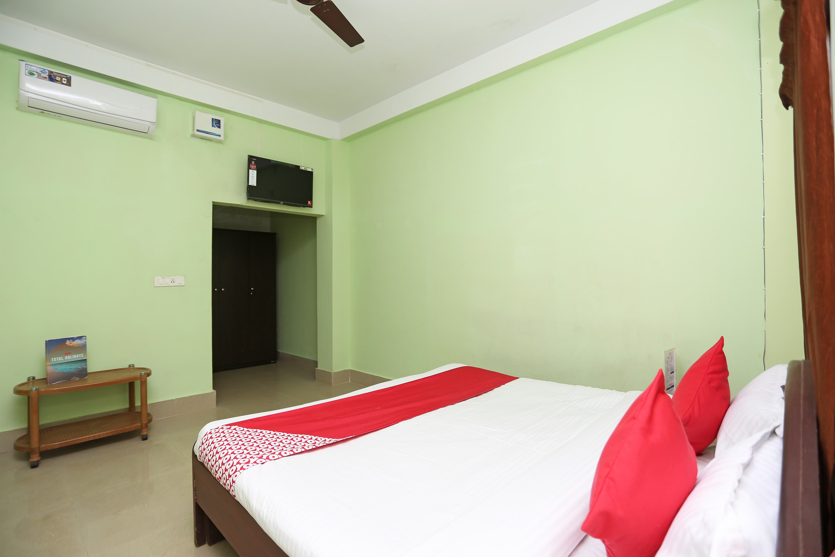 Super Hotel O Jagannath Heritage - Tap to explore photos
