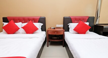 Hotel O Ayuni Hotel Room Type - Suite Triple