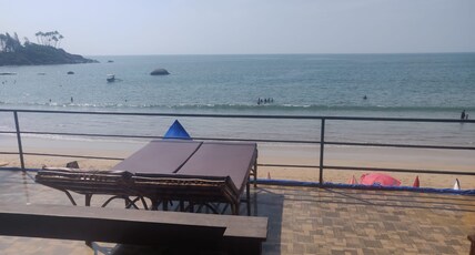 Palolem luxuries Beach cottages Room Type - Super Deluxe with Balcony ( Sea View ) Room