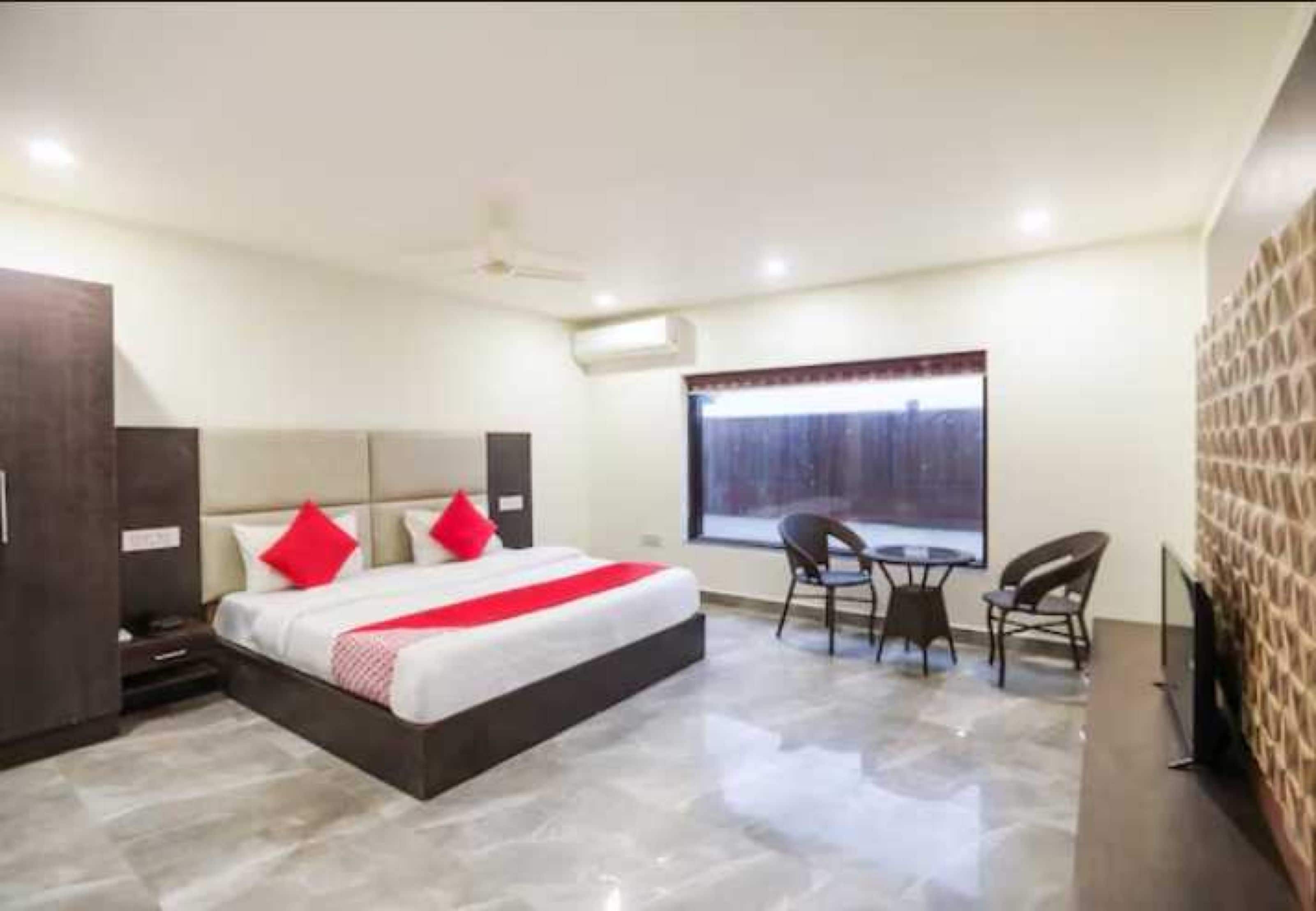 Townhouse Faridabad Railway Road Formerly Hotel Krishna - Tap to explore photos