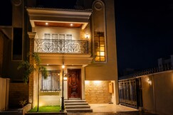 Vista Cozy Nest 3BHK With Private Pool