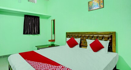 Hotel O Cozy Deluxe Room Type - Classic