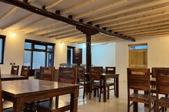 Ree Resort Hunder