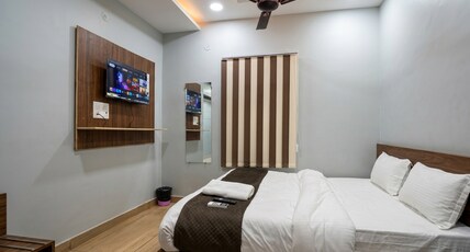 Hotel comfort zone kanpur Room Type - Super Deluxe Room
