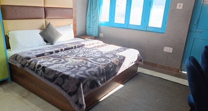 Arti Guest house Room Type - Premium Room with Balcony