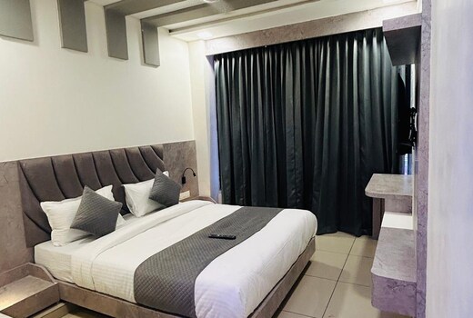 HOTEL REST INN