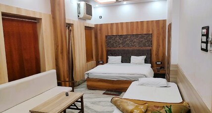 Hotel Aditya Plaza Room Type - Deluxe Double AC