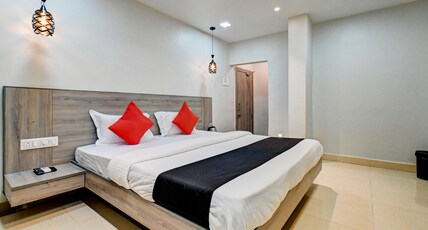 VIKRANT HOTEL Room Type - Deluxe room Non Ac VIKRANT HOTEL Room Type - Deluxe room Non Ac
