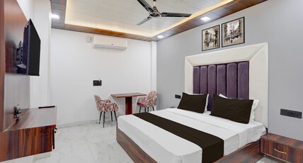 Super Townhouse Tuessday Suites Nearst Mr Bhatura Bala Sector 122 Room Type - Classic