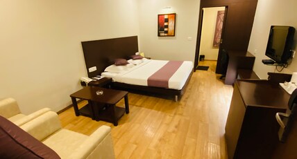 Saluja Residency New Amber Bar & Restaurant Room Type - Executive King