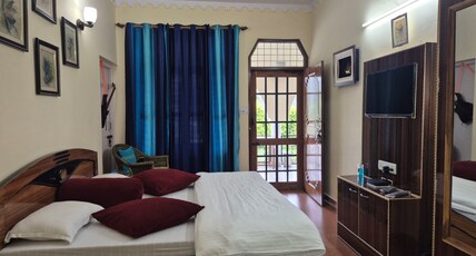 Antilia Homestay Room Type - Suit Room